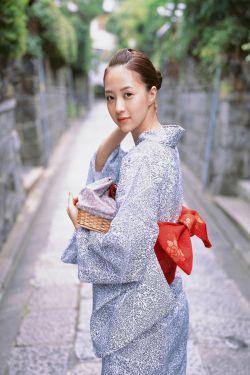 男女做爰裸体猛烈吃奶摸视频